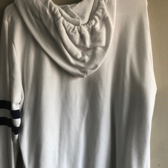 Zip up - Picture 2 of 2